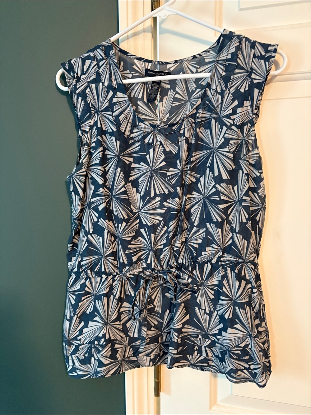 Banana Republic Navy and White Print Sleeveless Top